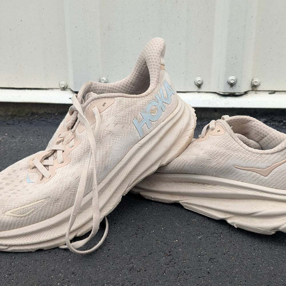 Hoka Clifton 9 Women's Running Shoes Shifting Sand / Eggnog